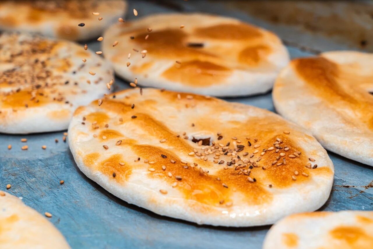 酥香承古韵！大亚湾非遗喜饼，藏着中式喜庆的甜